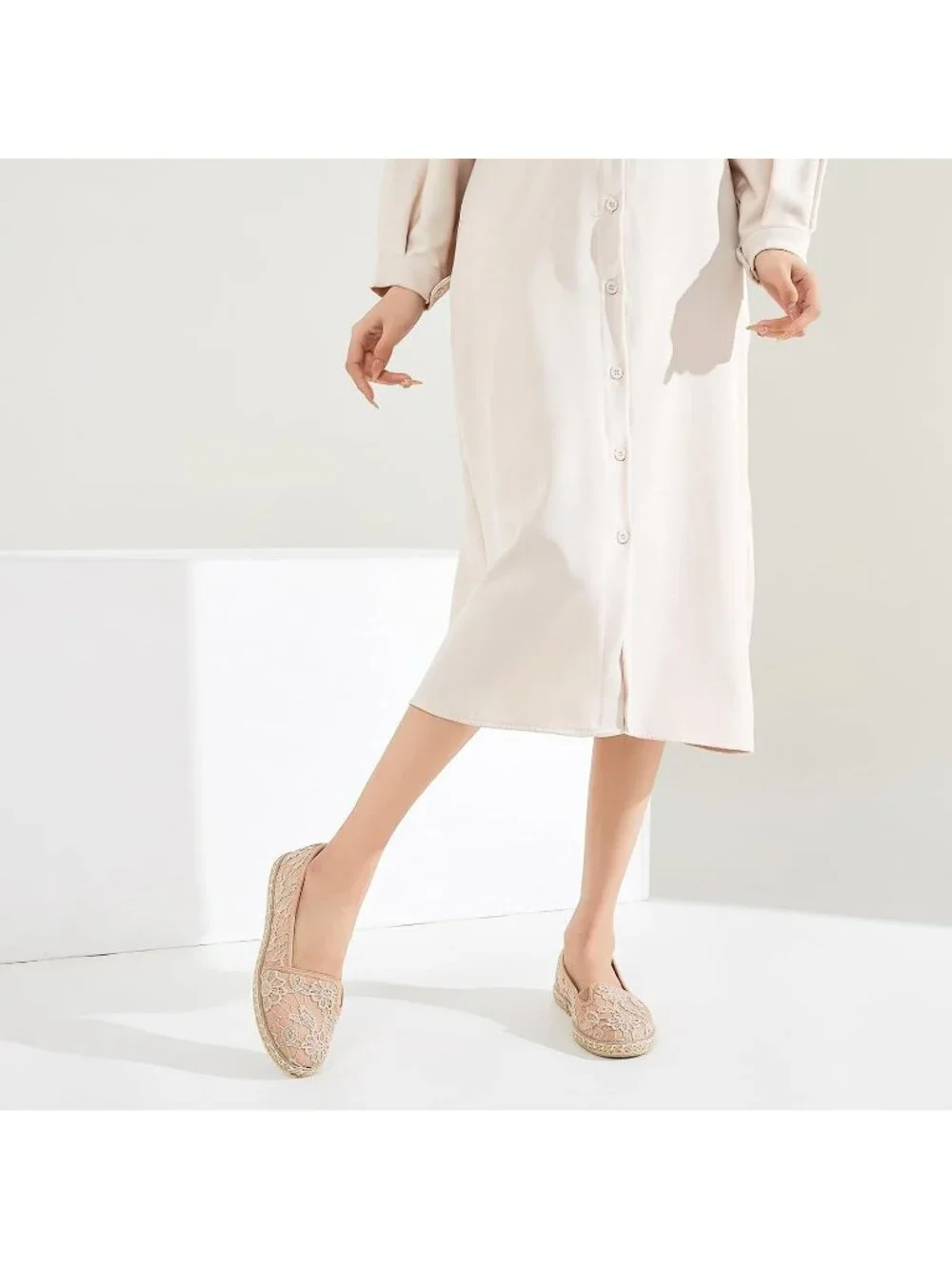 Women's Brown Rubber Flower Embroidered Comfortable Round Toe Casual Ballet Flat